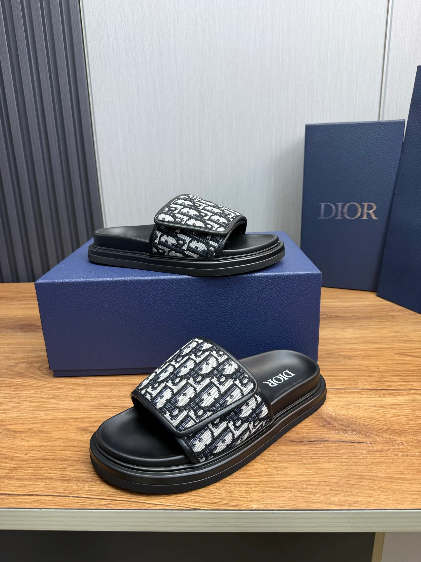 Men's shoes 💰280💰 Dior. Men's slippers 🩴Official website 1:1 production 38-45 yards 45 46 🉑️Customized original material shipped✅